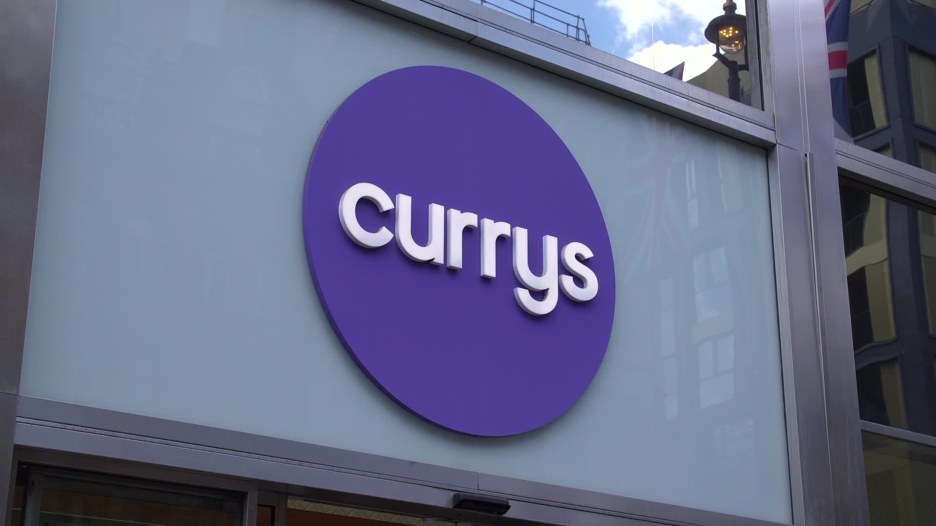 Currys Storefront Signage