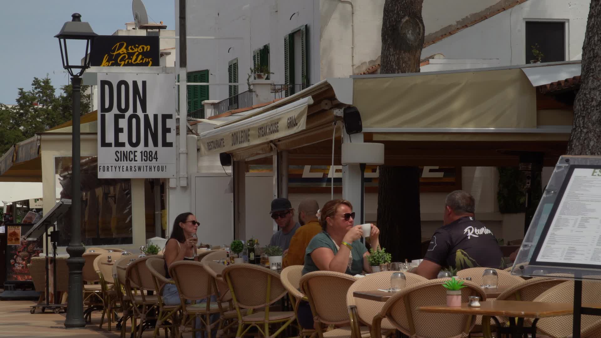 Cala d'Or Street Cafe Scene on May 15