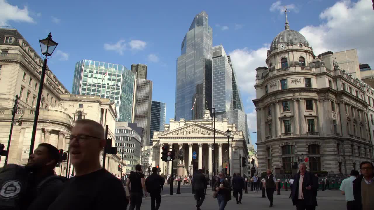 Royal Exchange London on a Busy Day 4K