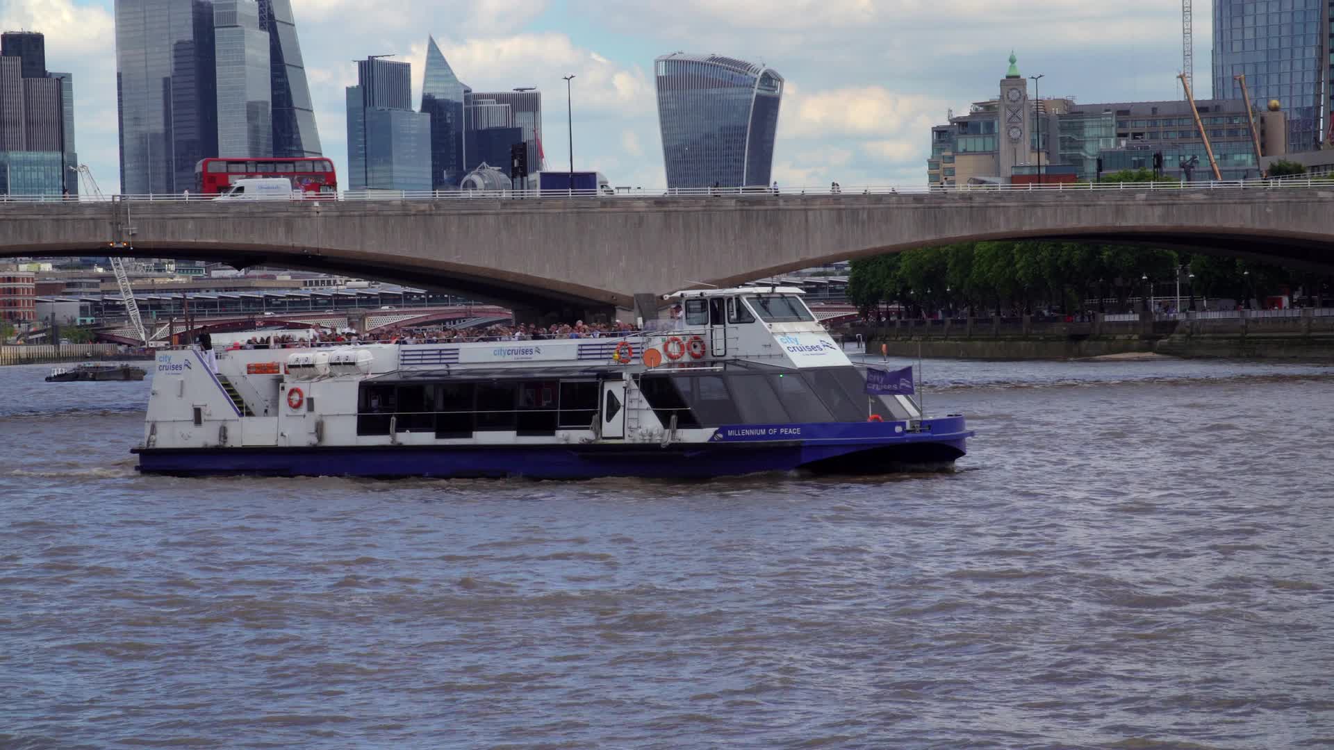 London River Cruise with Cityscape View