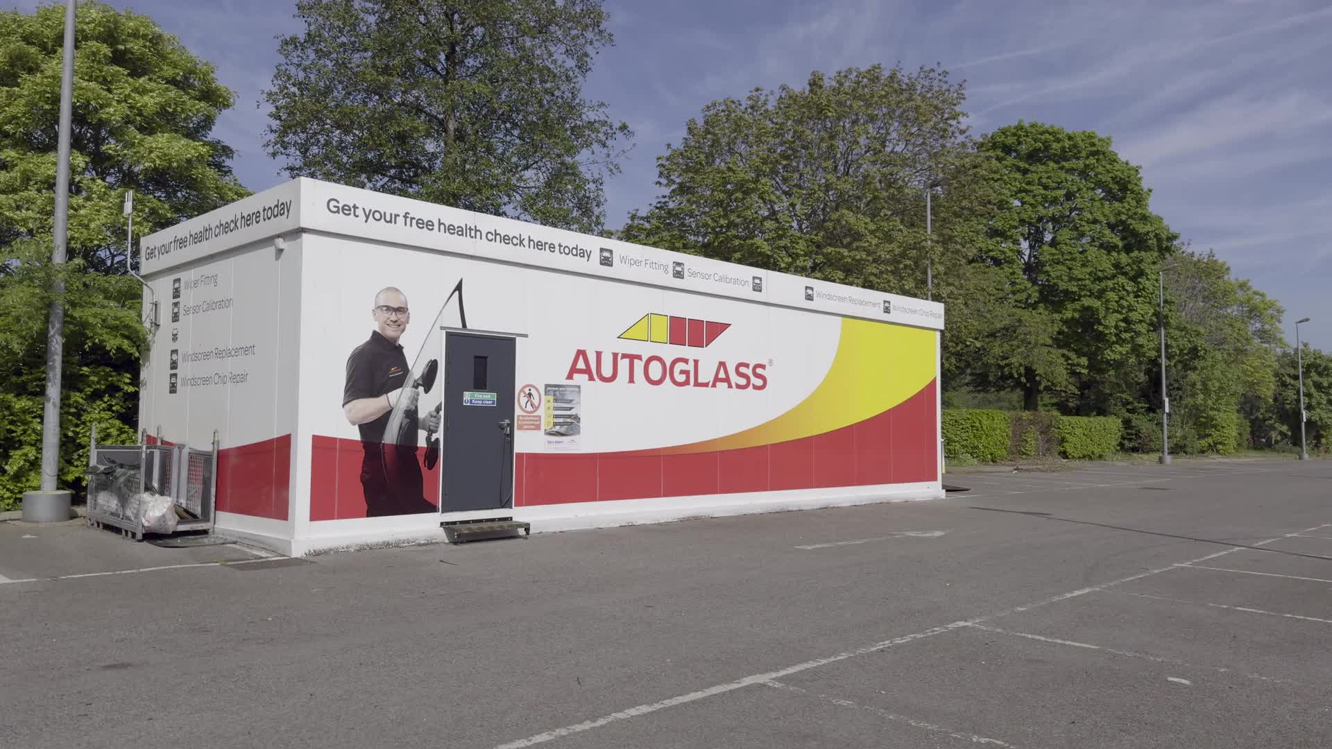 Autoglass Service Center in Parking Lot