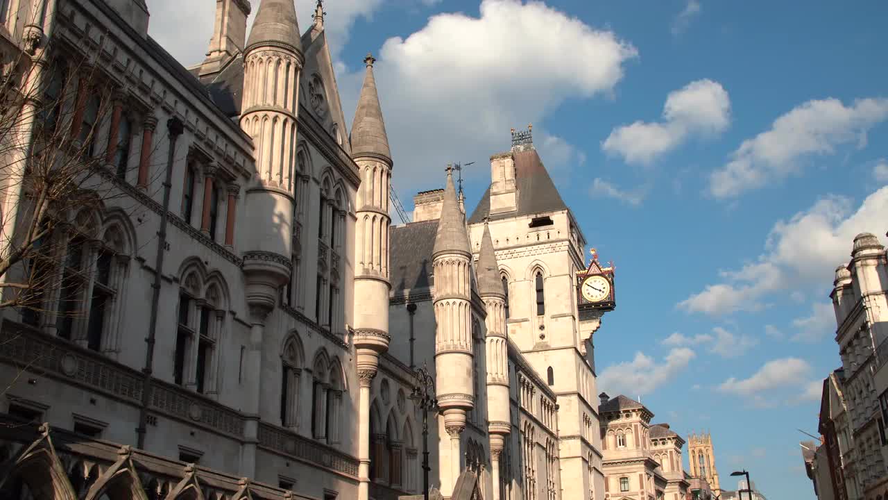 Royal Courts of Justice London Skyline 4K