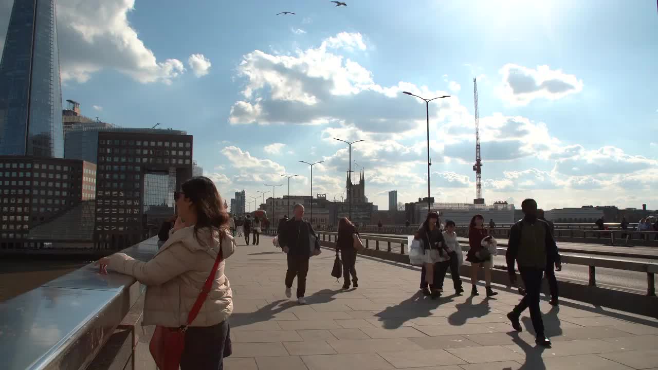 London Bridge Pedestrian Scene 4K