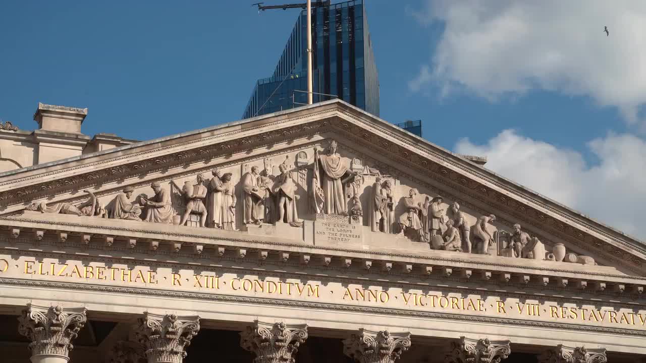 4K Footage of The Royal Exchange in London