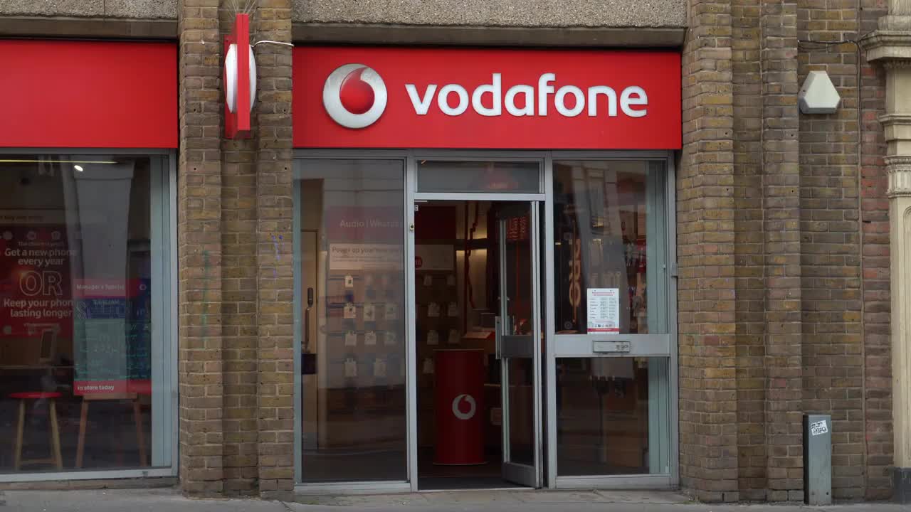 Vodafone Storefront April 21 Footage