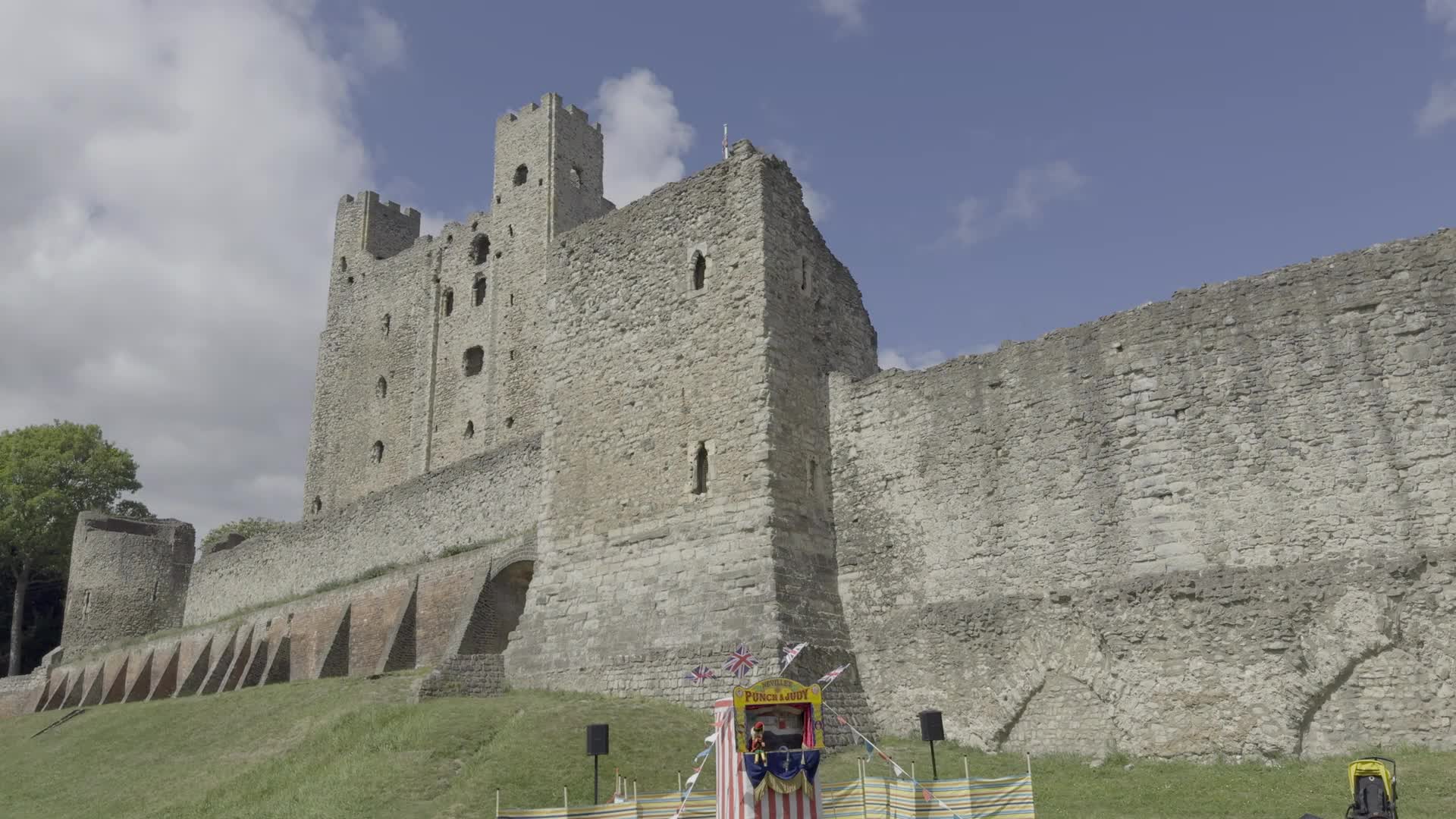 Medieval Castle with Puppet Show in Rochester