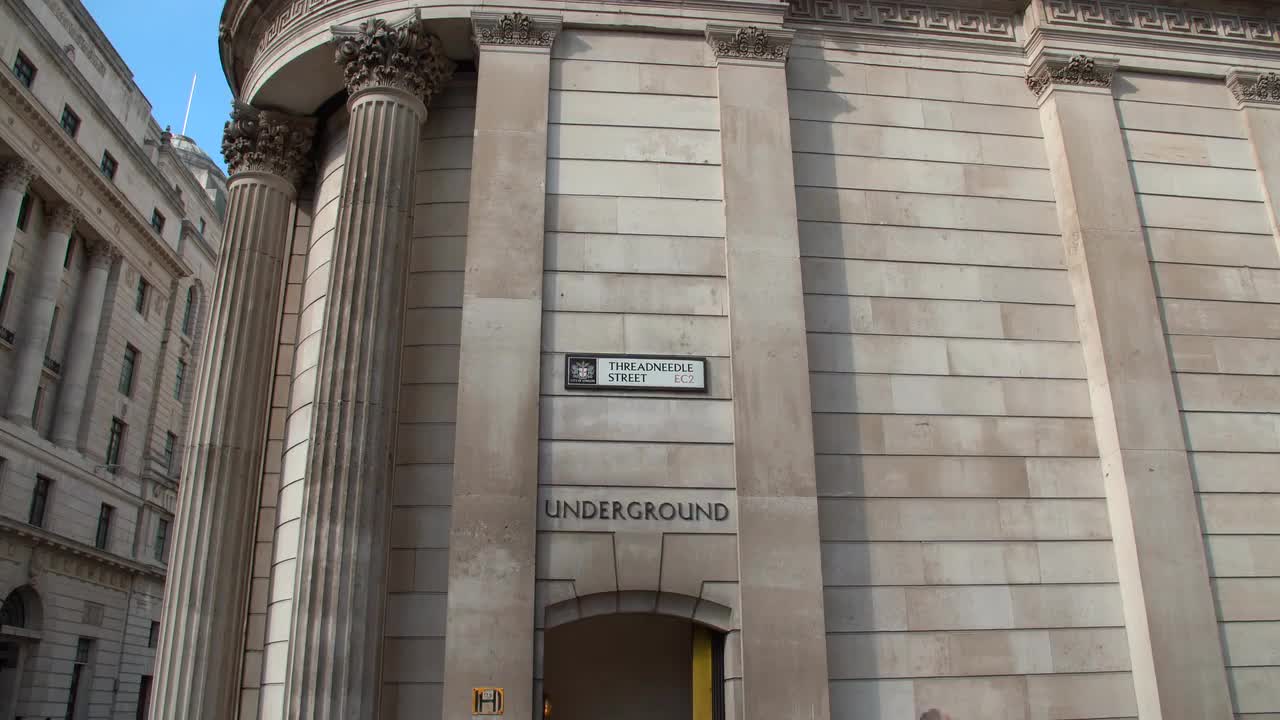 Bank of England Exterior, Threadneedle Street View