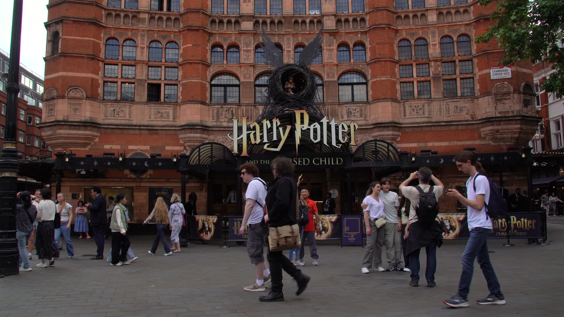Harry Potter Play Outside London Theatre