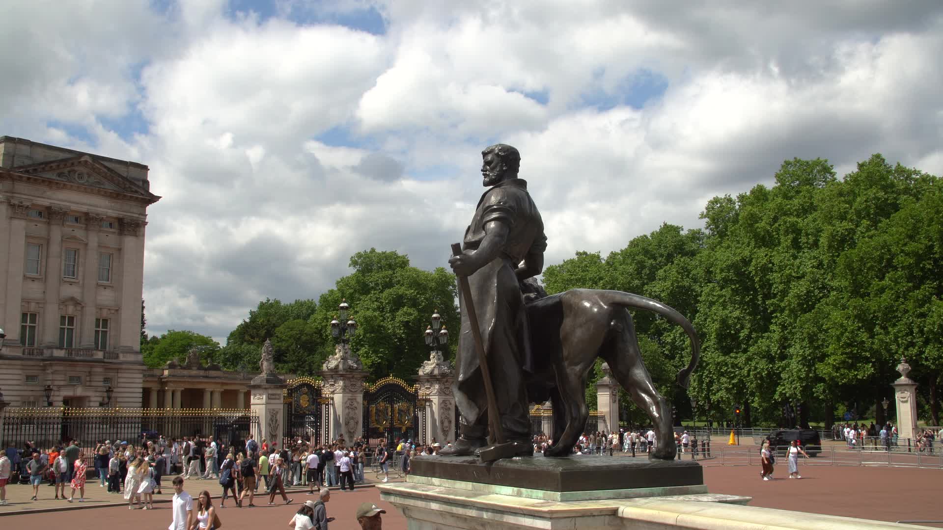 Buckingham Palace and Queen Victoria Monument in London