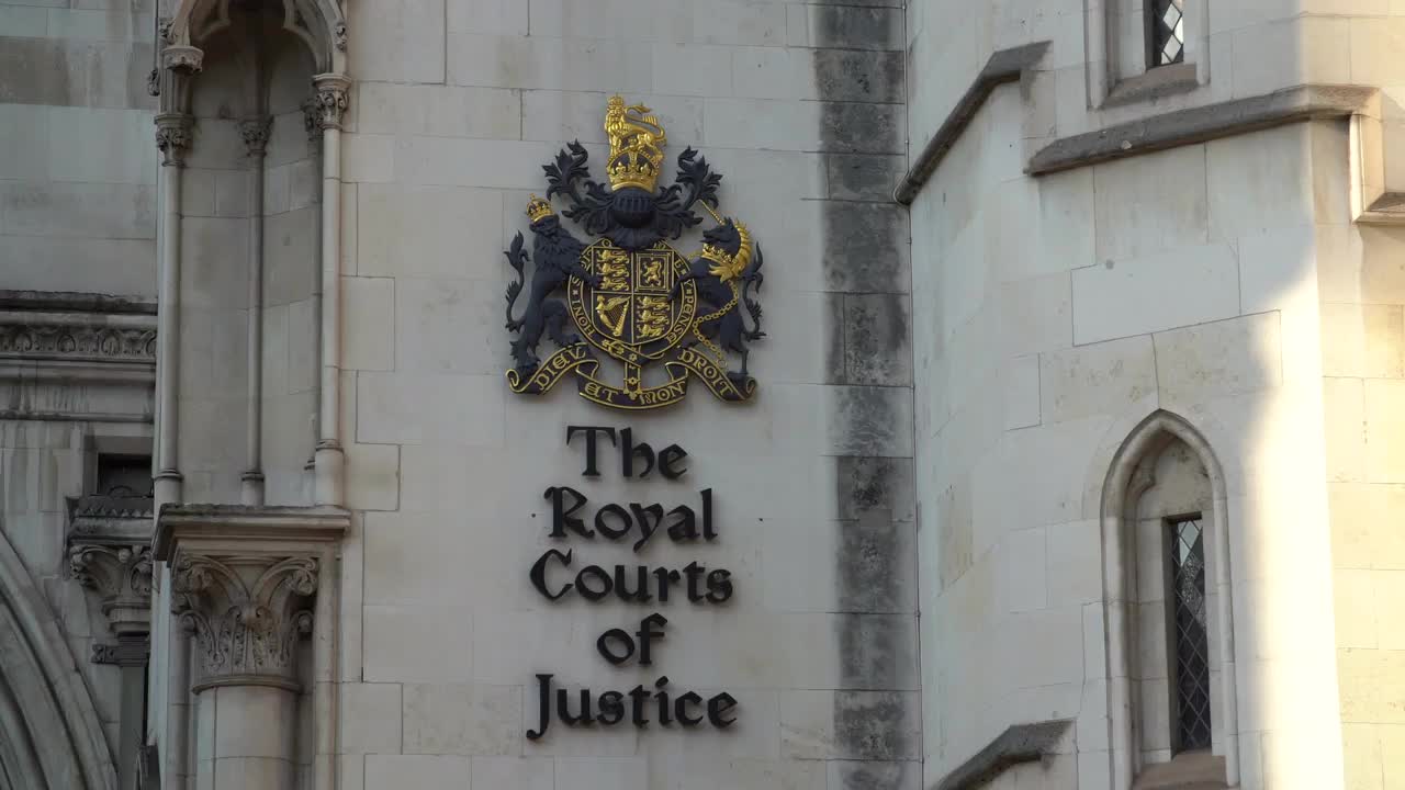 Royal Courts of Justice Exterior in 4K