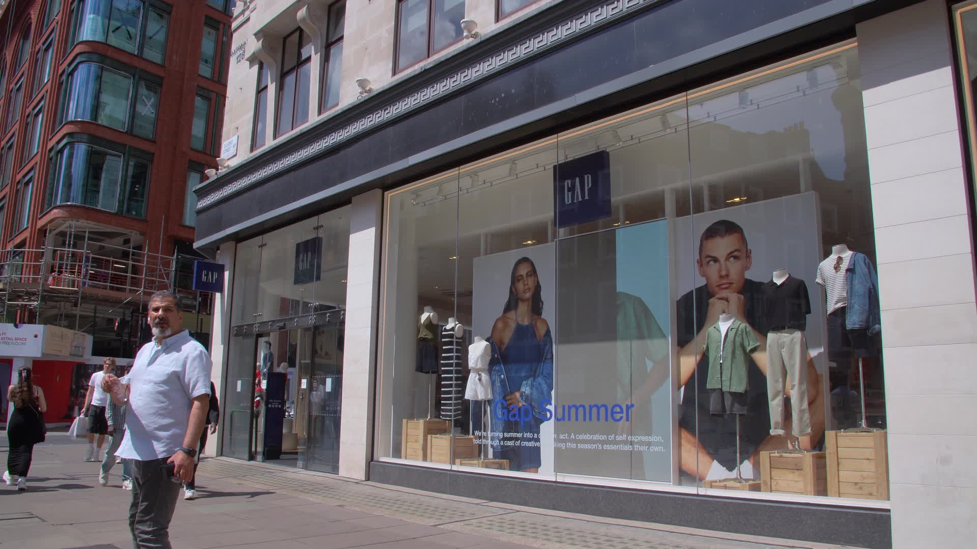Gap Storefront Urban Setting