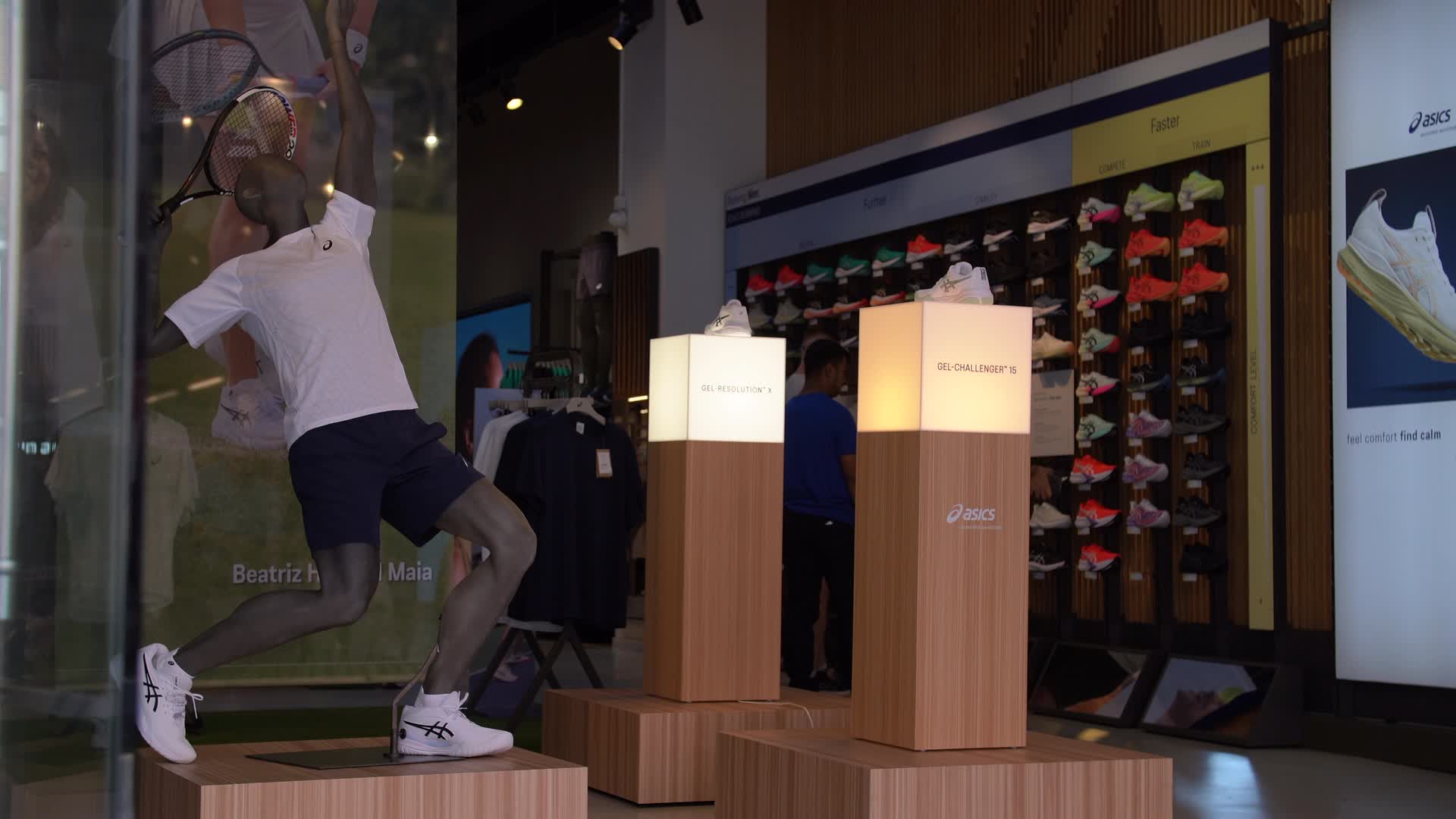ASICS Store Tennis Display