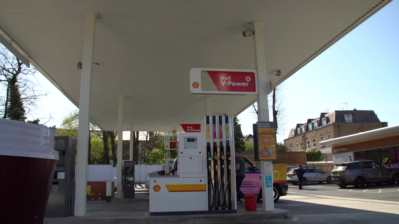 Shell V-Power Gas Station Scene