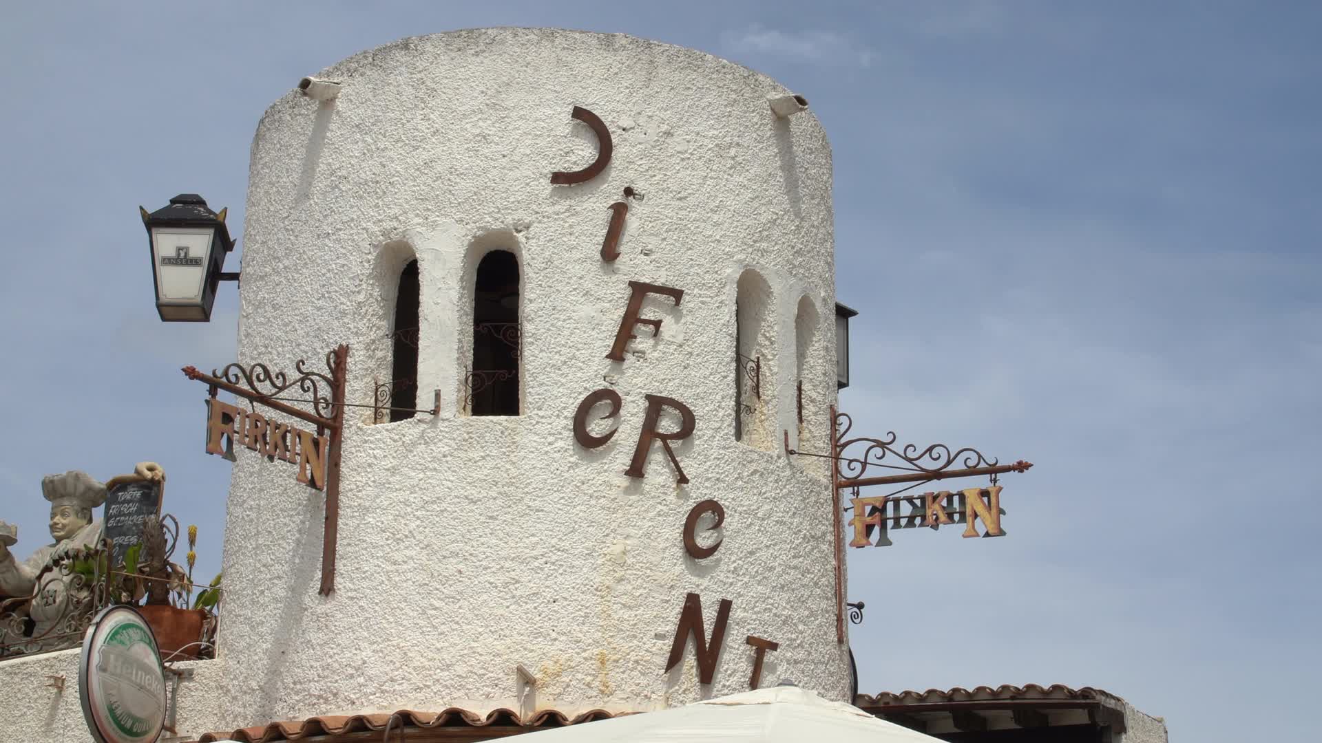 Scenic Cala d'Or Streets in Mallorca