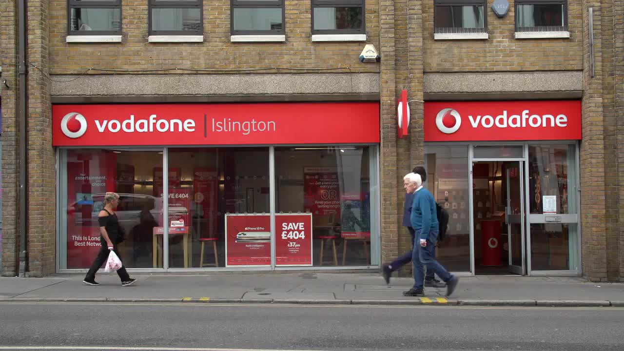 Vodafone Storefront in Islington - Street Scene