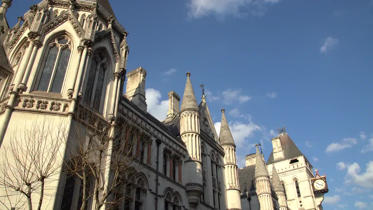 Royal Courts of Justice Exterior in 4K