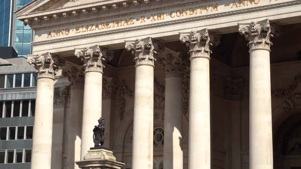 Royal Exchange London Exterior in 4K