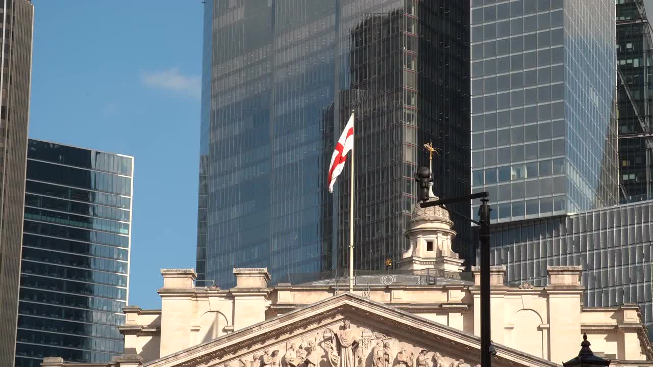 Royal Exchange London with Skyline, 4K