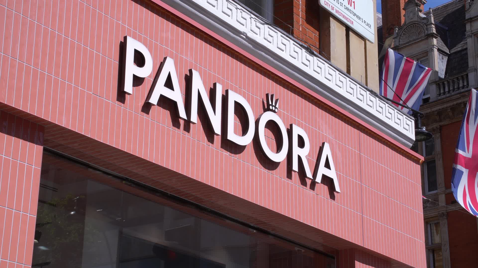 Pandora Storefront in London