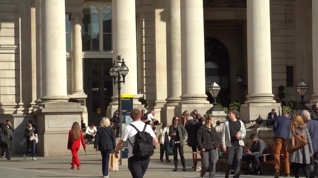 Royal Exchange London Busy Afternoon 4K