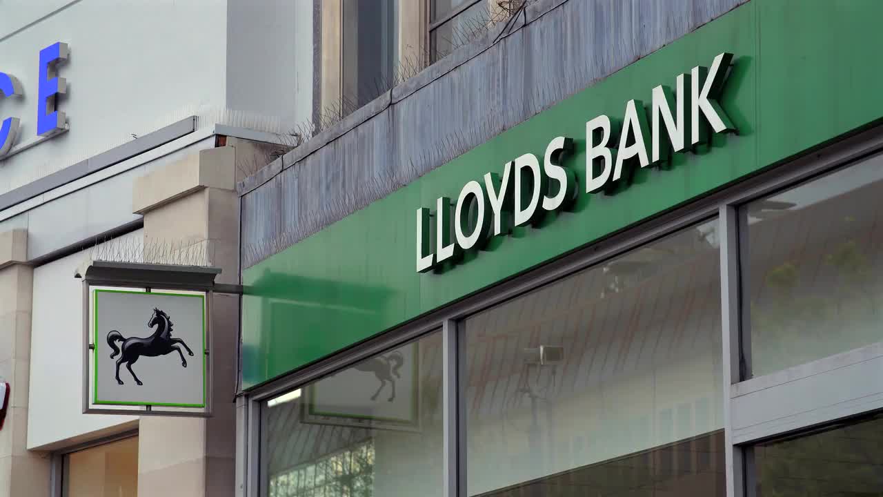 Exterior Shot of Lloyds Bank Branch