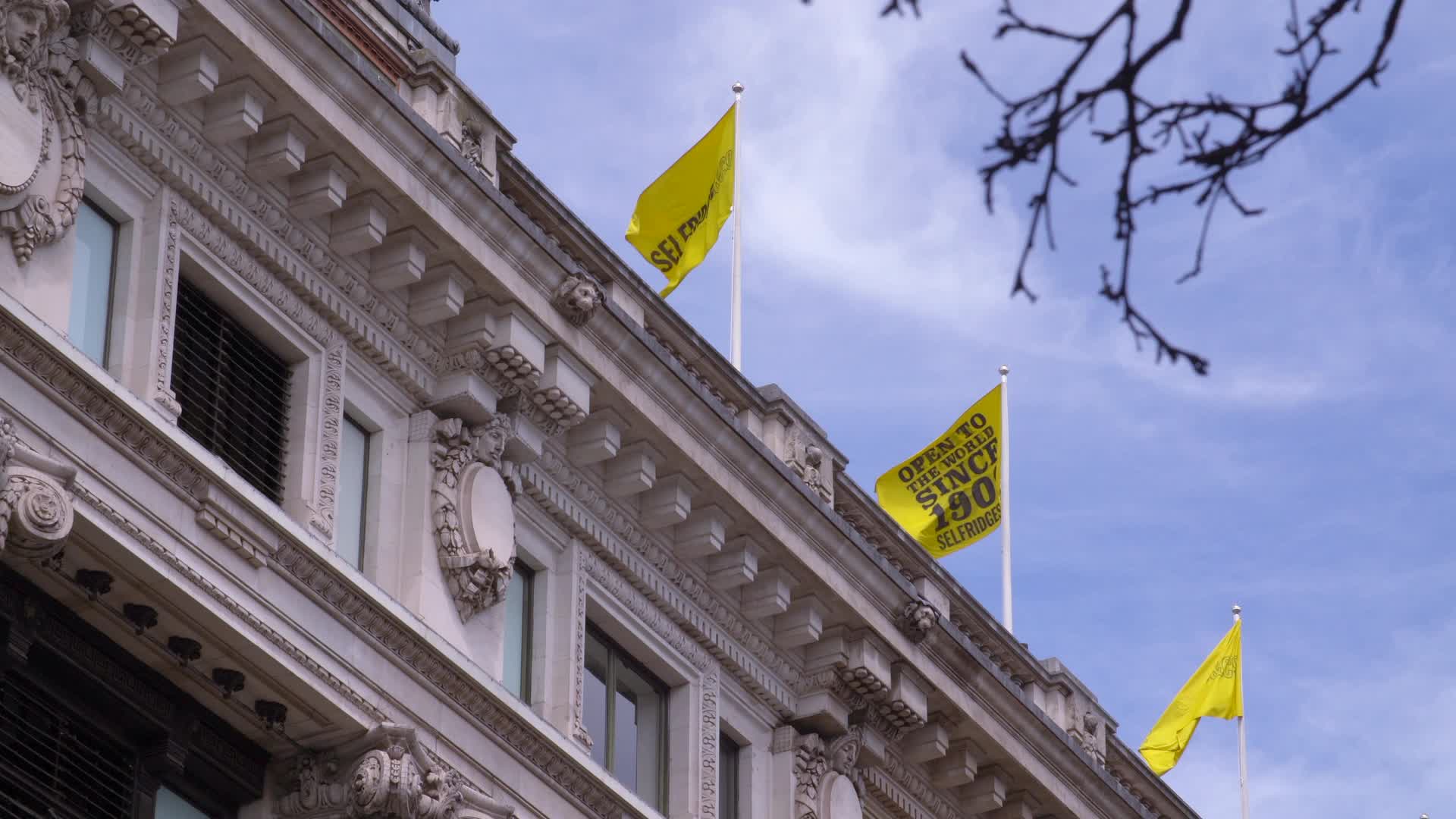 Selfridges Oxford Street Exterior