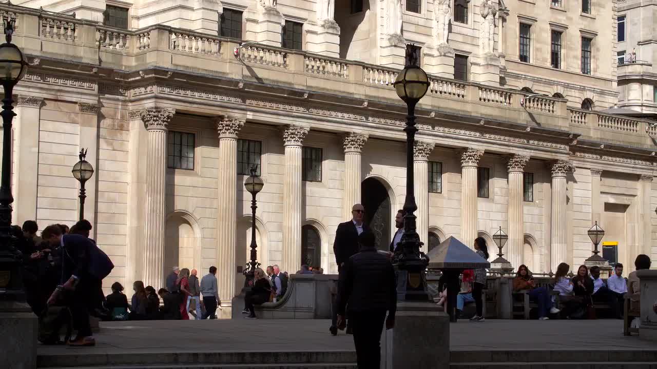 Bank of England Exterior with People in London 4K