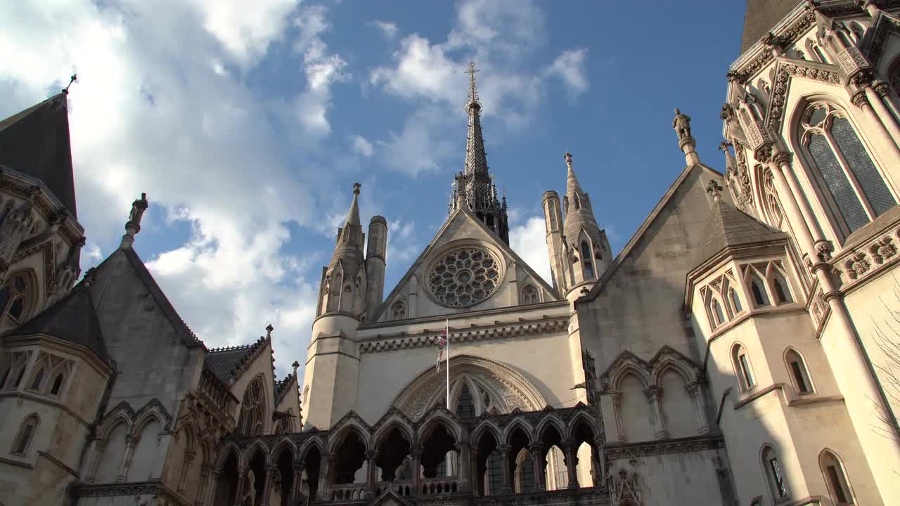 Royal Courts of Justice Exterior 4K