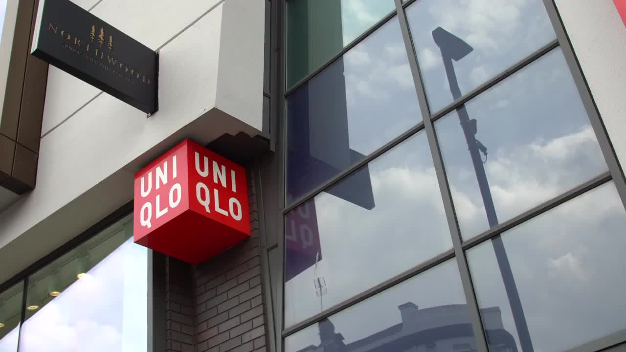 Uniqlo Storefront Exterior April 2023