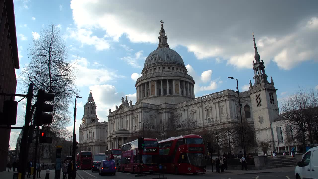 St Paul's Cathedral London Street Scene 4K