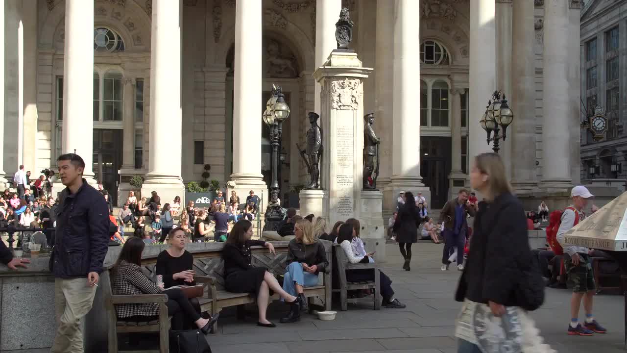 Royal Exchange London Busy Square 4K