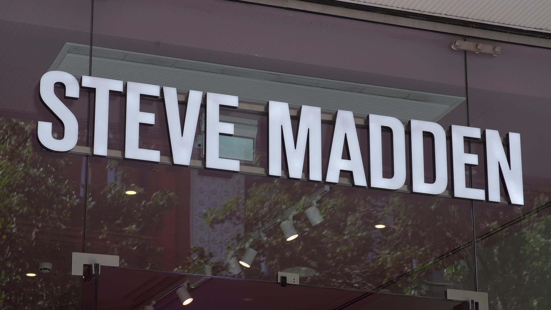 Steve Madden Storefront Signage