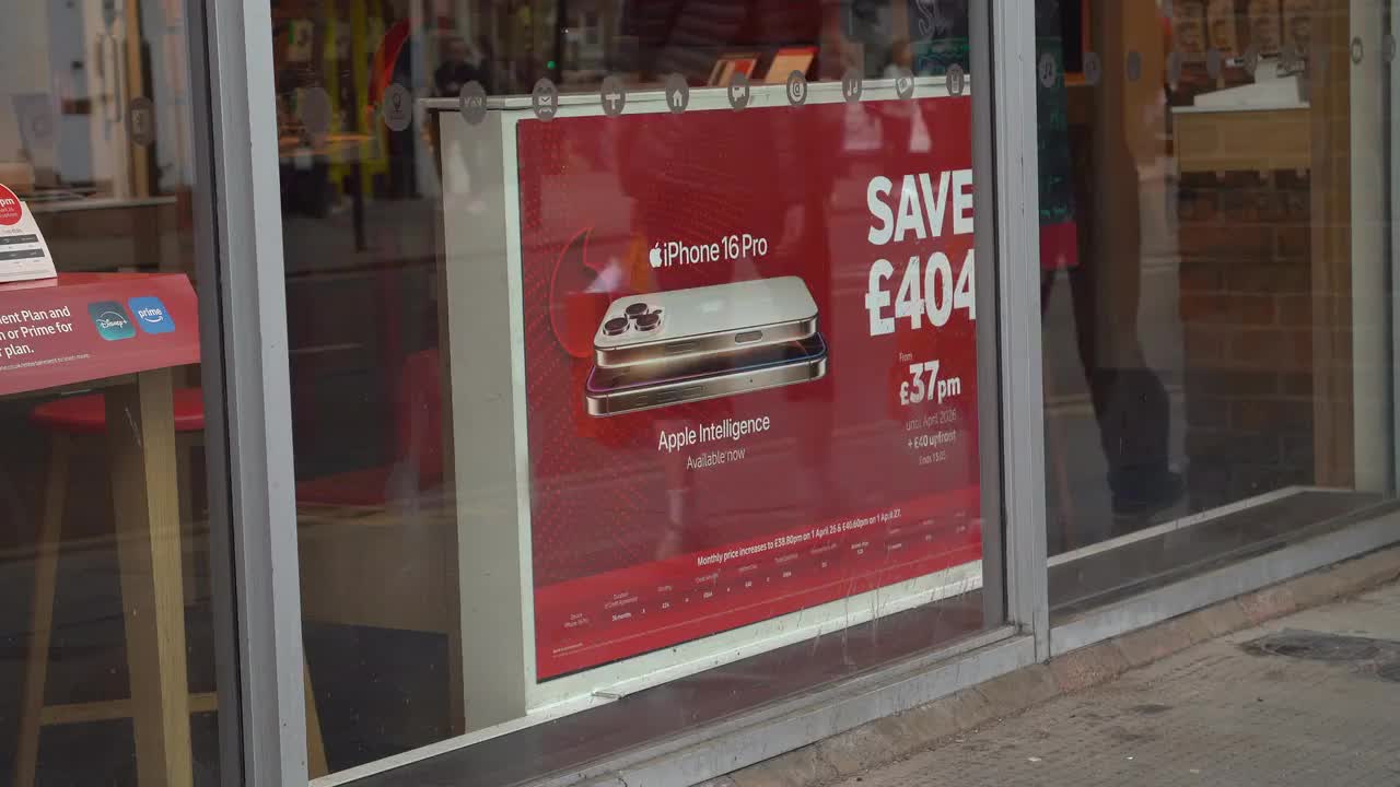Vodafone Storefront Advertising iPhone 16 Pro Discount