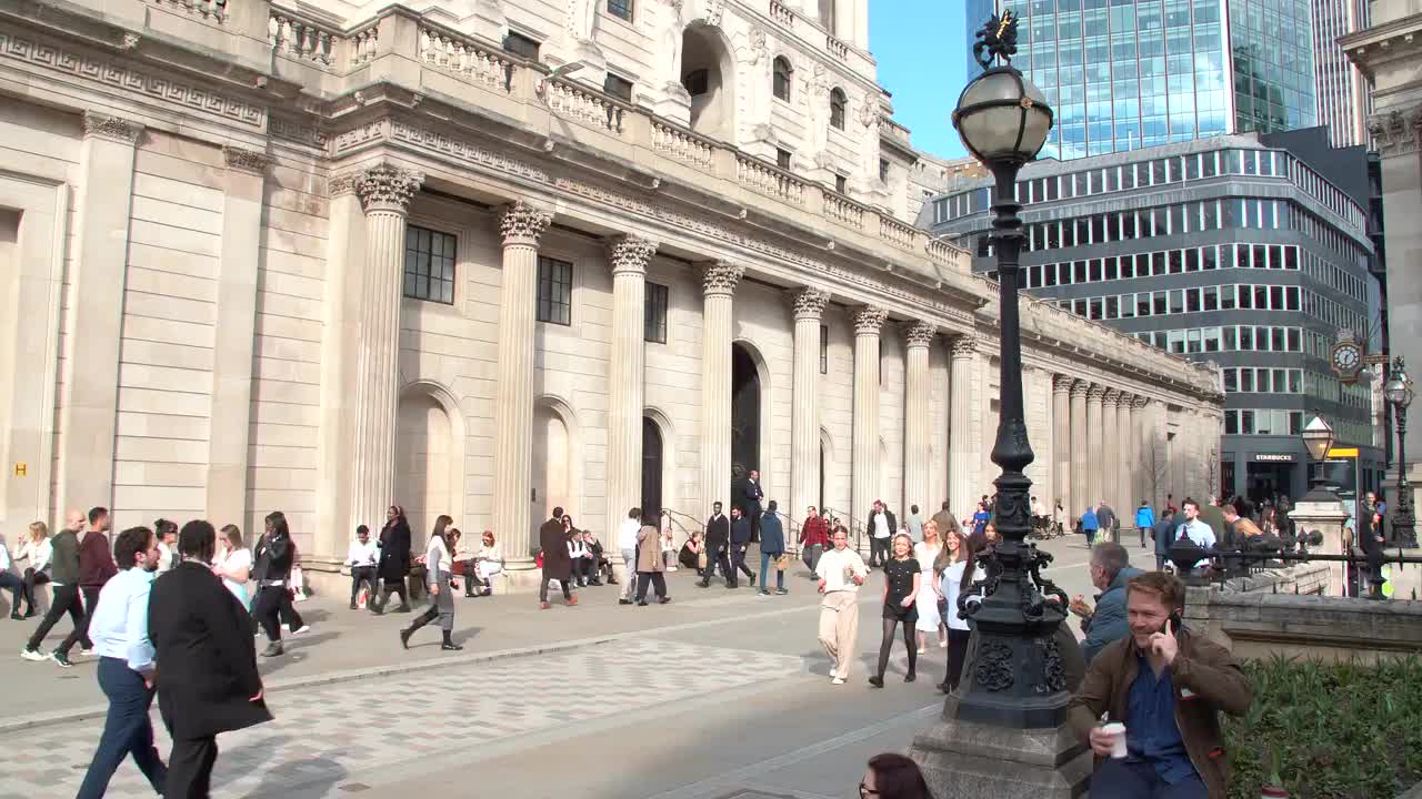Bank of England Busy Street Scene in 4K