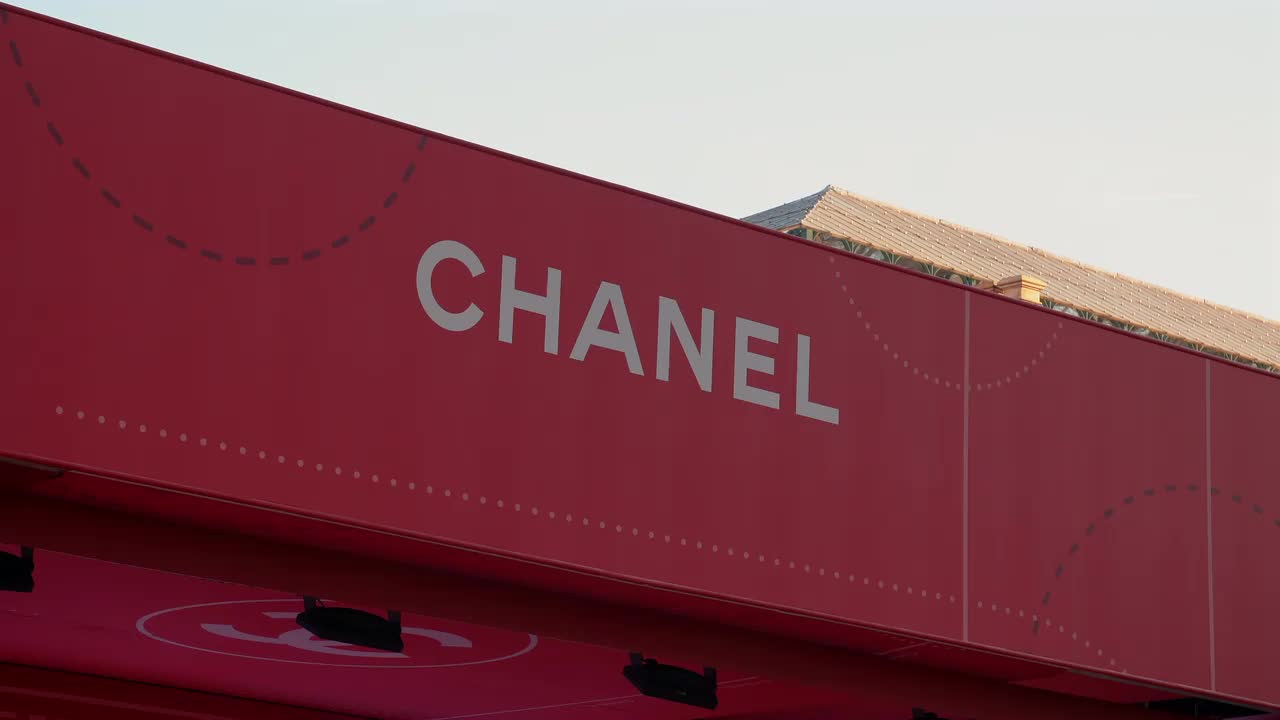 Chanel Storefront in 4K High Definition